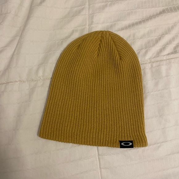Oakley Mustard Yellow Beanie - Picture 1 of 3